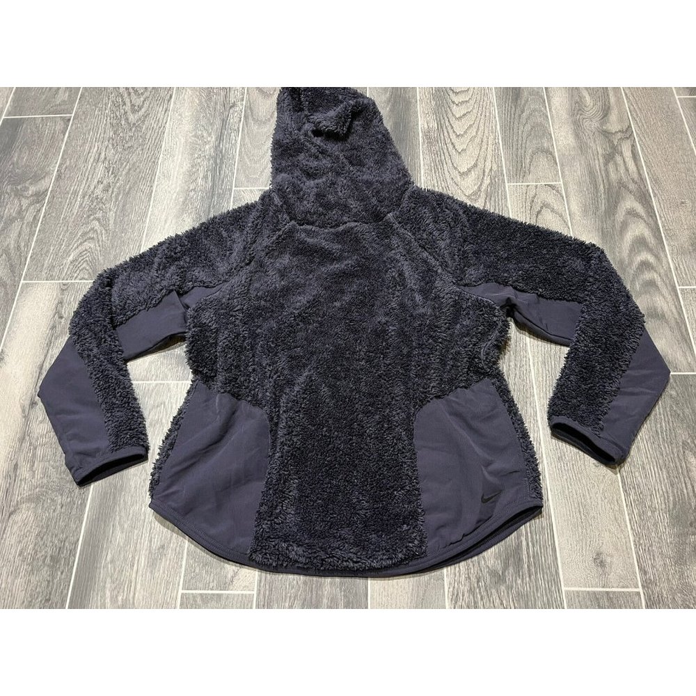 Nike Women Training Sz Large  Fluffy Pullover Purple